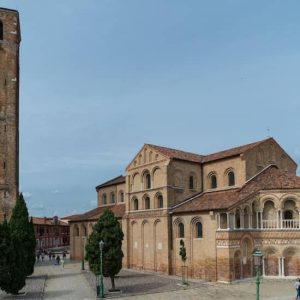 Murano e Burano: Tour guidato in barca da Murano con fabbrica di soffiatura del vetro at Stazione di Venezia Santa Lucia, Venice, Italy ENHY.com Special Offers, Deals & Discounts in Italy
